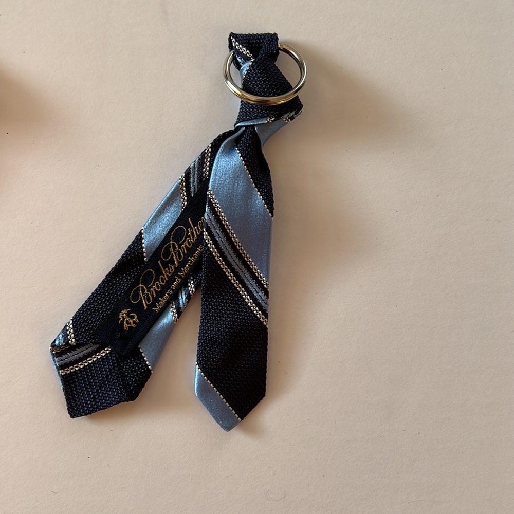Brooks Brothers Tie Key Chain - Made in USA - Picture 4 of 4